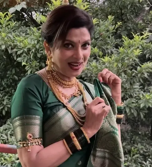 मजबूत महिला किरदार निभाना चाहती हैं वर्षा उसगांवकर, OTT पर भी नजरें