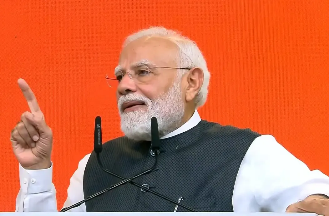पीएम मोदी: आज भारत के पायलट की चर्चा, कल 'मेड इन इंडिया' विमान उड़ाएगा देश