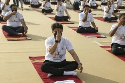 आज की भागदौड़ भरी जिंदगी में योग जरूरी, बोले विशेषज्ञ