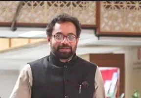 इंडिया गठबंधन बैठक पर सीपीआई (एम) का स्पष्टीकरण: AAP सदस्य नहीं, DMK से मतभेद सुलझेंगे