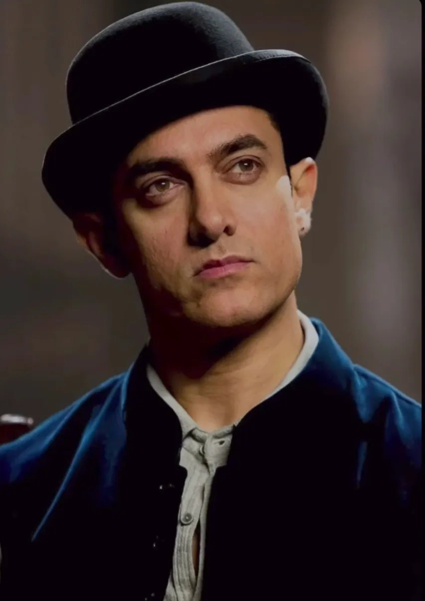 Aamir Khan maintains distance from son Junaid's scripts, backs independent career path