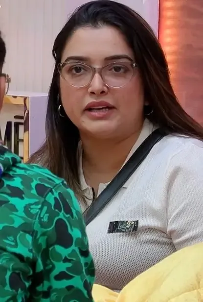 Aamrapali Dubey reveals how Ravi Kishan-Manoj Tiwari rivalry halted 'Ganga Jamuna Saraswati' shoot 6 hours