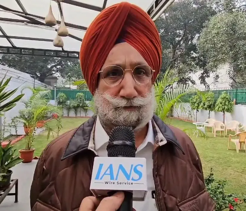 Congress MP Accuses AAP and BJP of Collaborating Against Farmers' Interests