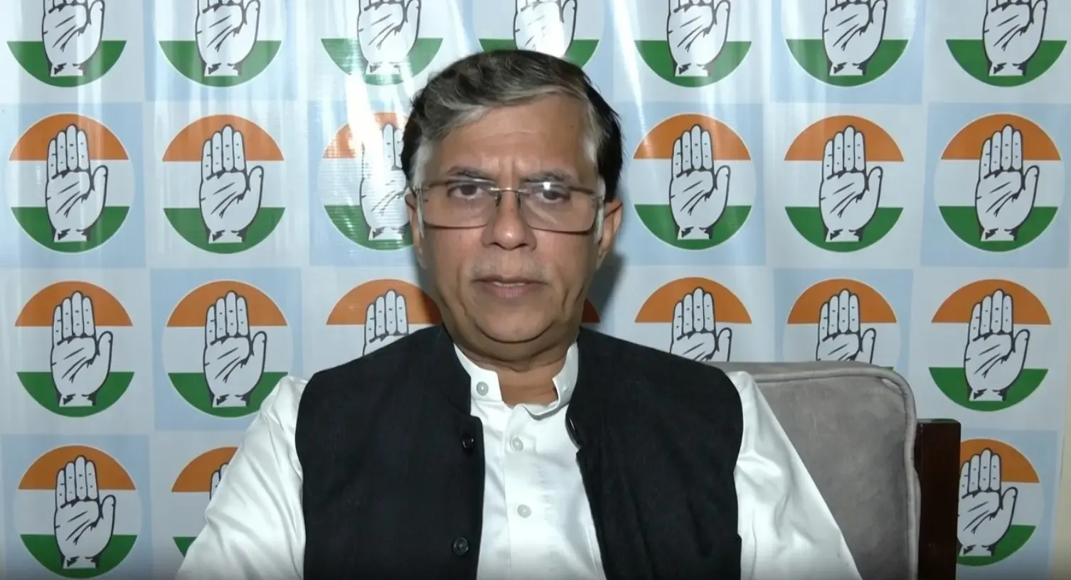 क्या आप किसे बचाने की कोशिश कर रहे हैं, <b>जांच</b> होनी चाहिए?