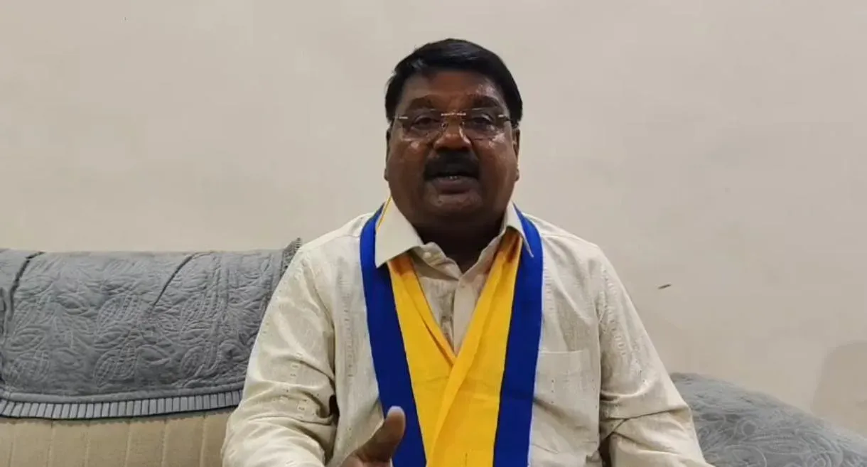 AAP's Ashok Oza denies fake IB call role, alleges Gujarat Police grilled him on party funding