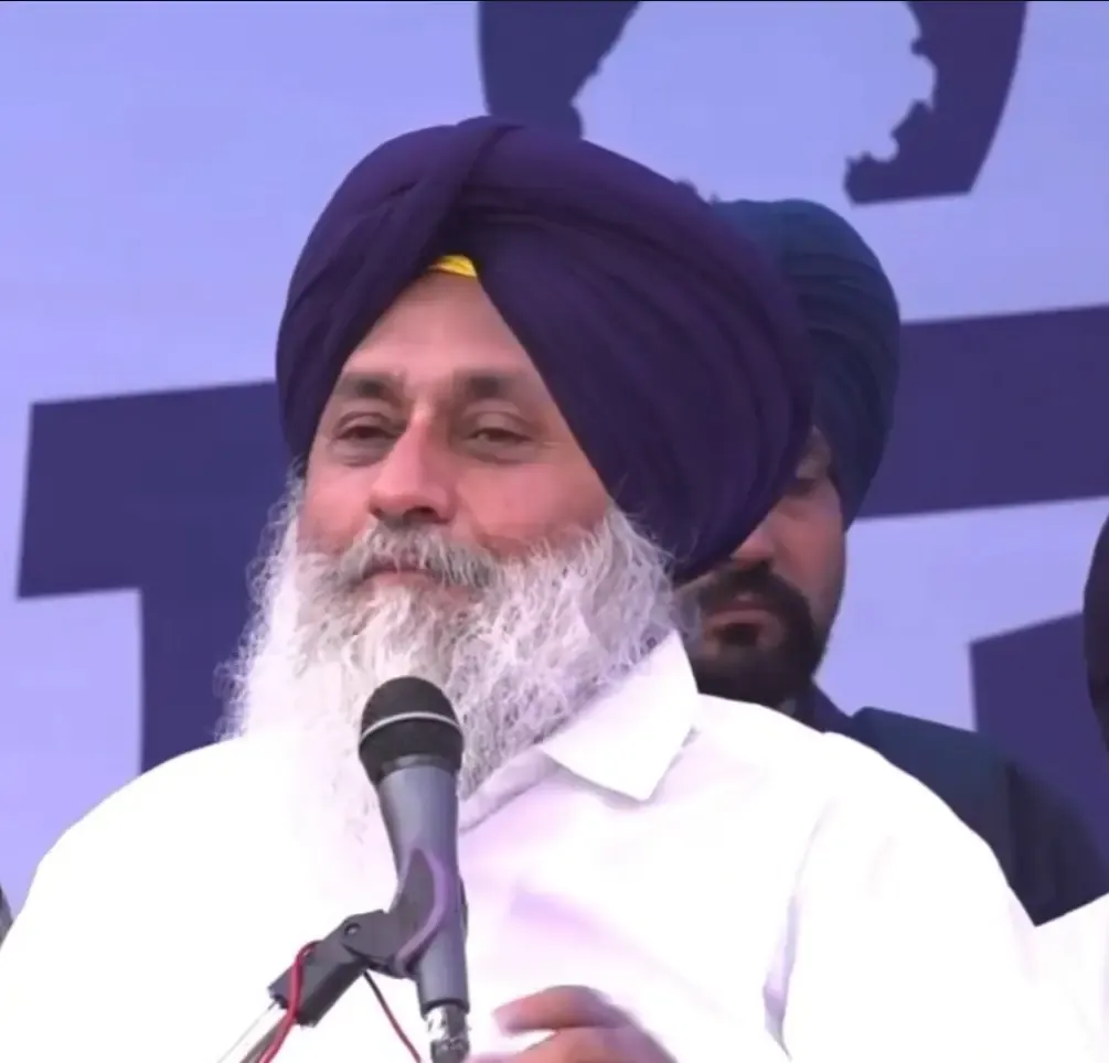 सुखबीर बादल का AAP सरकार पर निशाना: प्रचार पर ₹500 करोड़ खर्च, माइनिंग घोटाले में ED जांच की माँग
