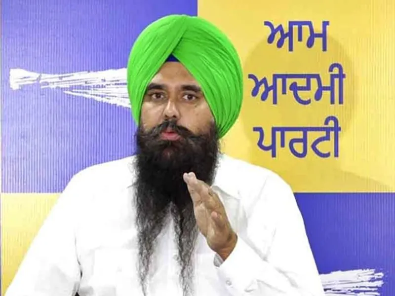 AAP Criticizes Union Minister Ravneet Bittu's Comments on Punjab CM Raid