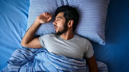 आपके खर्राटों की आवाज ने उड़ा रखी है घर वालों की नींद? फॉलो करें ये 7 डे प्लान 