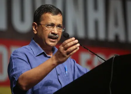 ई20 नीति पर केजरीवाल का हमला: 'कुछ साल पेट्रोल-डीजल गाड़ी न खरीदें', ई50 की तैयारी का लगाया आरोप