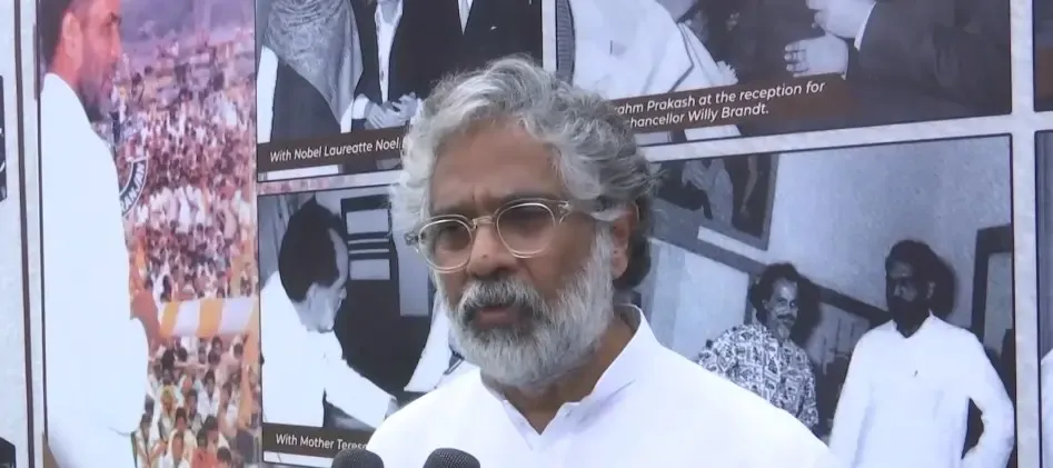 महिलाओं के आरक्षण का अधिकार, उपकार नहीं: नीरज शेखर