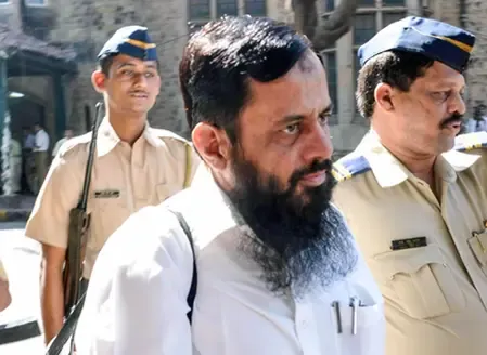 आतंकी मामलों के आरोपी साकिब नाचन का शव पैतृक गांव पहुंचा, कड़ी सुरक्षा के बीच बोरीवली में किया जाएगा सुपुर्द-ए-खाक