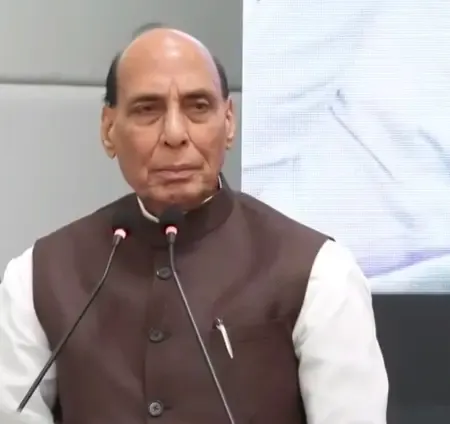 आतंकवाद के खिलाफ जीरो टॉलरेंस, सरहद के दोनों ओर की कार्रवाई : राजनाथ सिंह