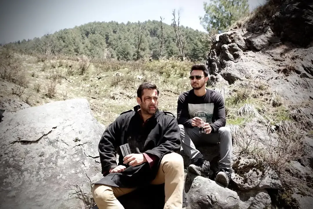 Did Aayush Sharma Reveal Salman Khan's Hilarious Photo Tip?