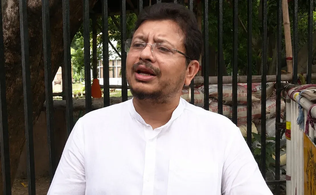 ऋतब्रत बनर्जी का साफ इनकार: 'कांग्रेस में नहीं जाएंगे', खेमे में 64 विधायक, संख्या और बढ़ेगी