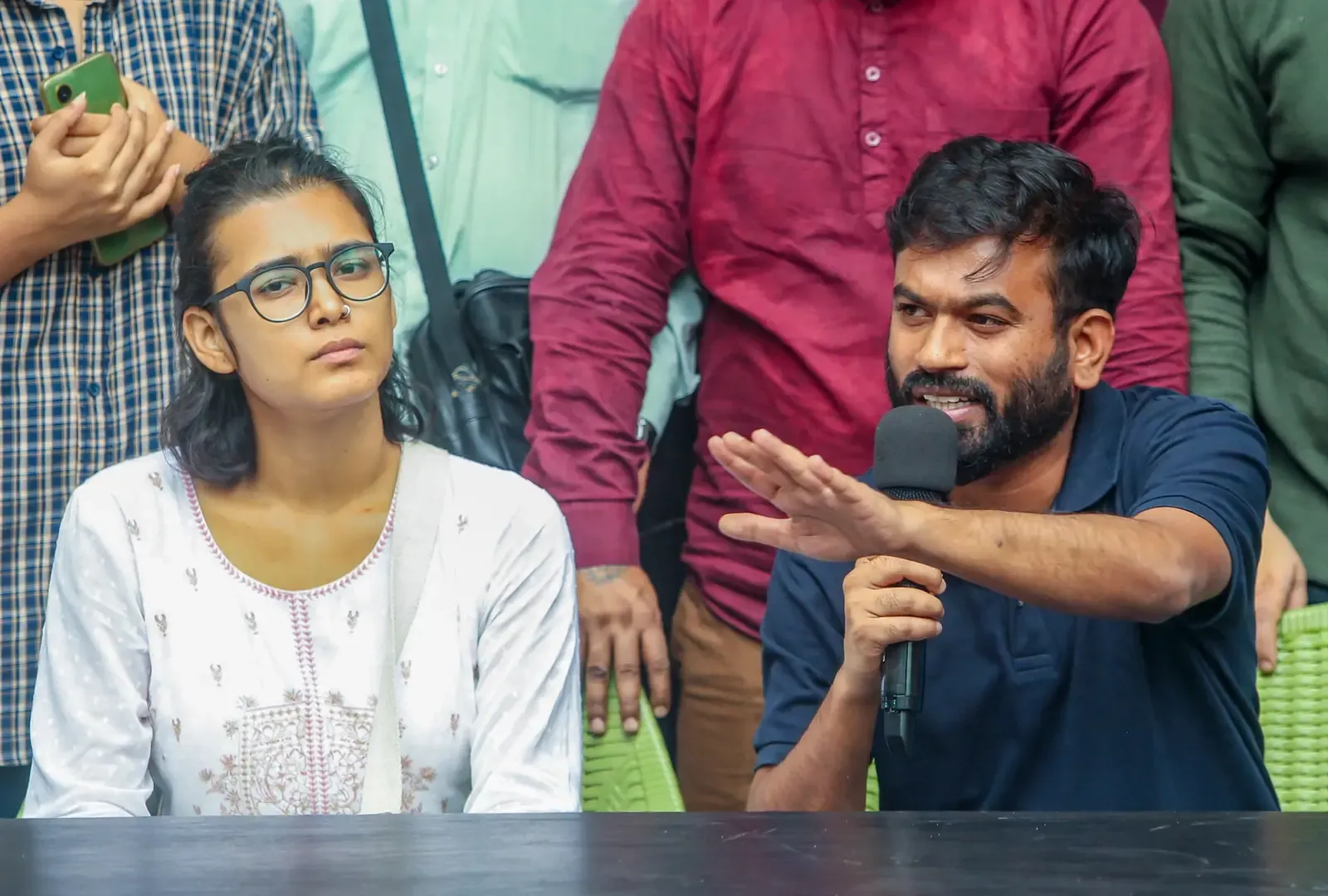 अभिजीत दिपके और नेहा बोरा हिरासत: संगठनों ने उठाए सवाल, एमके स्टालिन ने माँगा जवाब