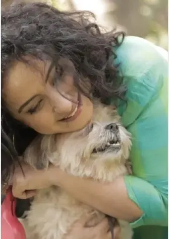 इंटरनेशनल डॉग डे : अभिनेत्री दिव्या दत्ता ने स्ट्रीट डॉग्स के लिए की प्यार और करुणा दिखाने की अपील