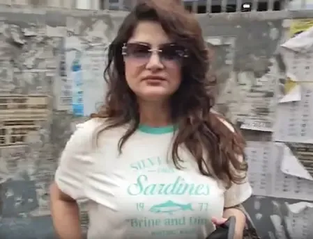 अभिनेत्री श्राबंती चटर्जी ने वोट डालने के बाद कहा, जनता तय करेगी किसे मिलेगी सत्ता