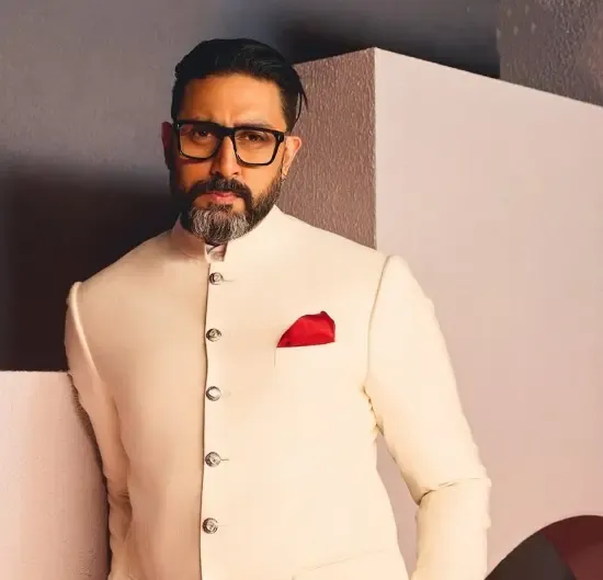 Abhishek Bachchan calls Agastya Nanda’s dedication to portraying Arun Khetarpal ‘commendable’