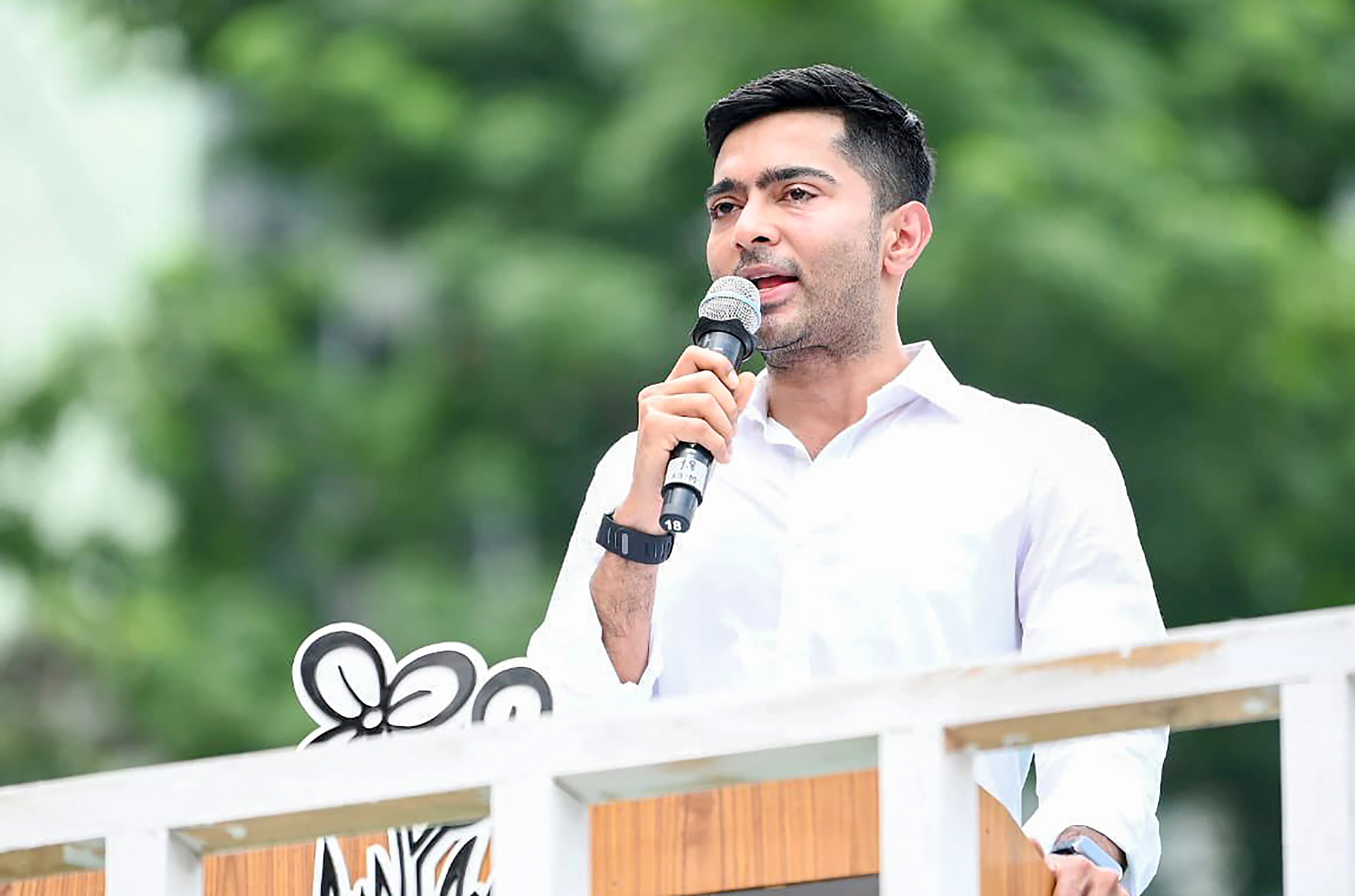 Why Has Abhishek Banerjee Advanced the Trinamool Meeting?