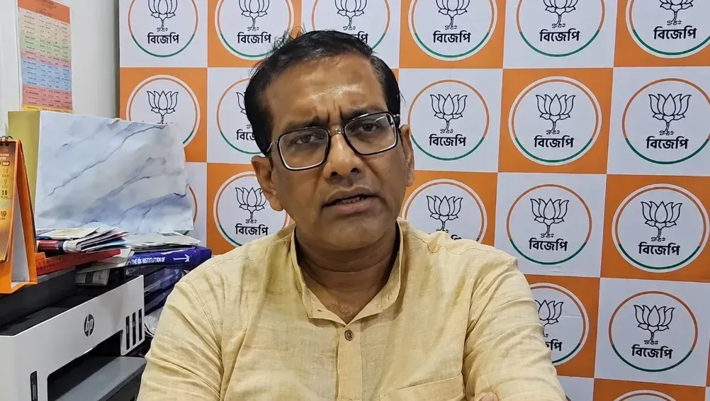 अभिषेक बनर्जी विवाद पर BJP का पलटवार: देबजीत सरकार बोले, 15 साल की TMC तानाशाही का नतीजा है जनता का गुस्सा