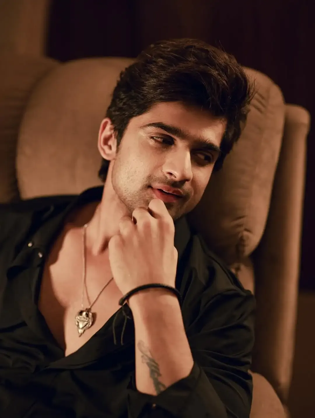 What Is Abhishek Kumar's Relationship Status?