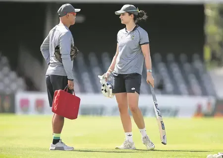 अब्राहम्स, नडाबा और वेबस्टर की साउथ अफ्रीकी महिला टीम के कोचिंग स्टाफ से छुट्टी
