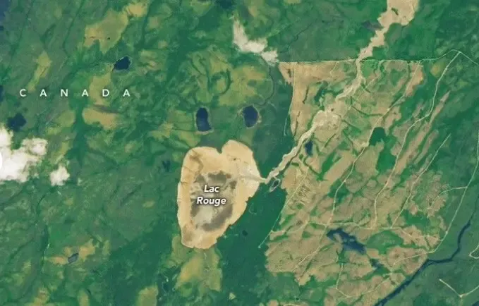 क्या क्यूबेक की 'लेक रूज' अचानक गायब हो गई? नासा ने सैटेलाइट तस्वीरों से दिखाया सच!