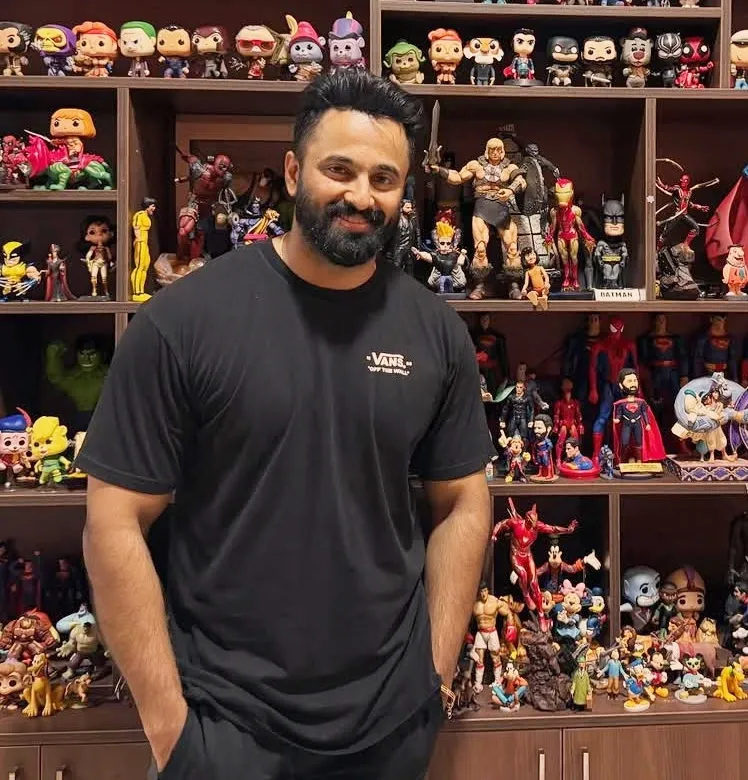 Is Actor Unni Mukundan Set to Make His Directorial Debut with a Superhero Film?