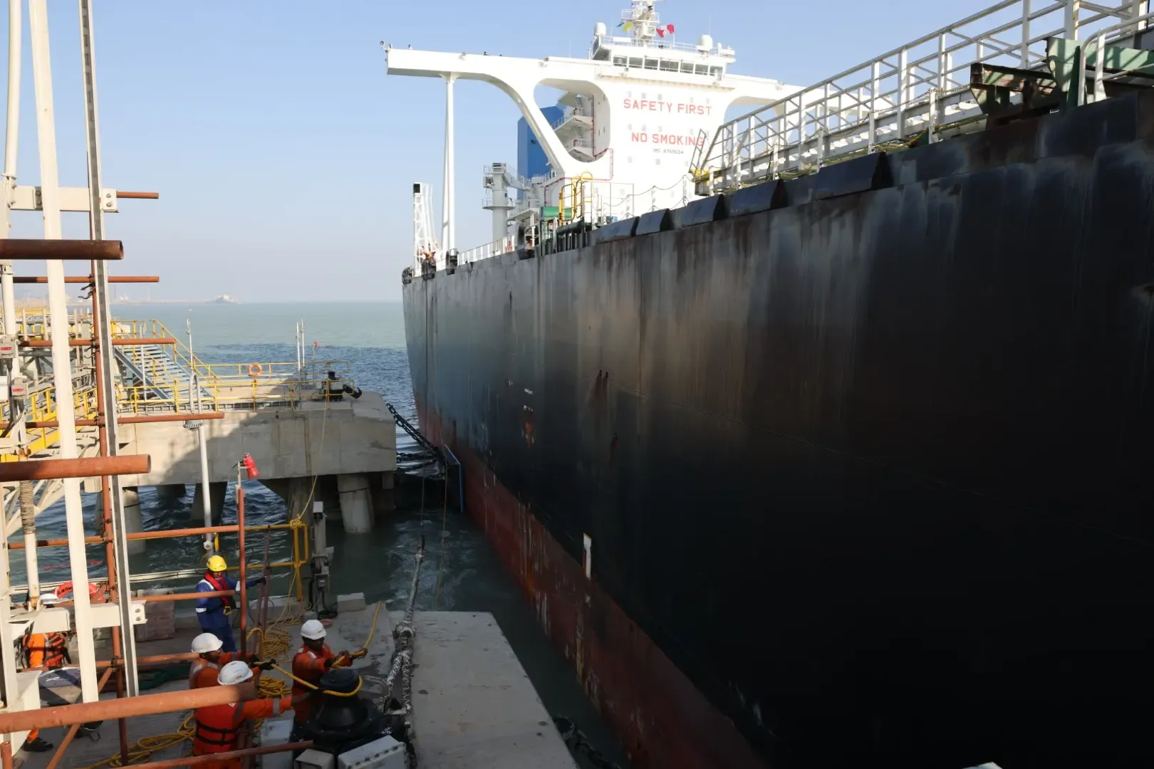 Has Adani Ports Achieved a Milestone by Berthing India’s First Fully Laden Very Large Crude Carrier at Mundra Port?