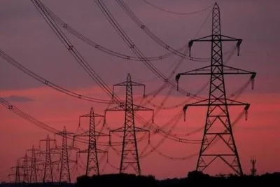 How has India tackled power shortages by adding 289.6 GW of new generation capacity since 2014?