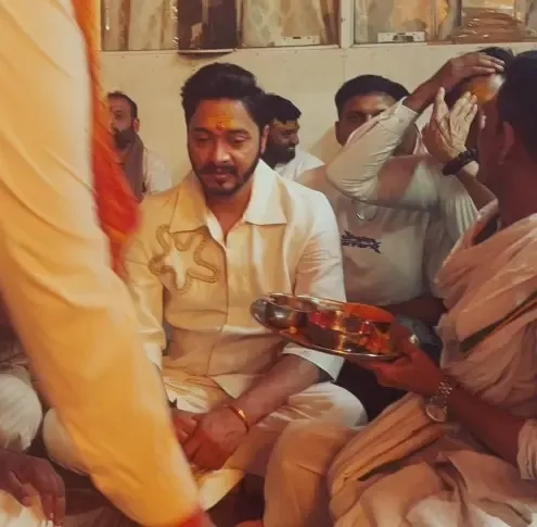 अभिनेता श्रेयस तलपड़े ने ओंकारेश्वर ज्योतिर्लिंग में किए दर्शन, आध्यात्मिक यात्रा पर निकले