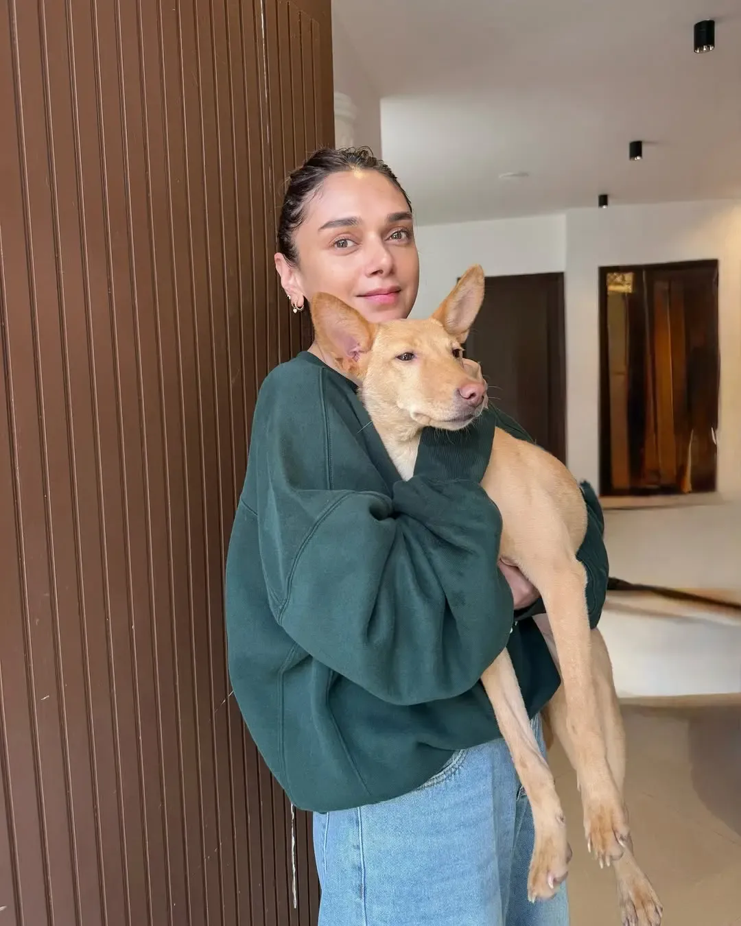 Is Aditi Rao Hydari Spending Her Sundays with Furry Friends?