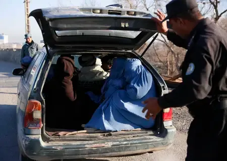 Did Afghan Police Just Dismantle Drug Labs and Arrest Smugglers?