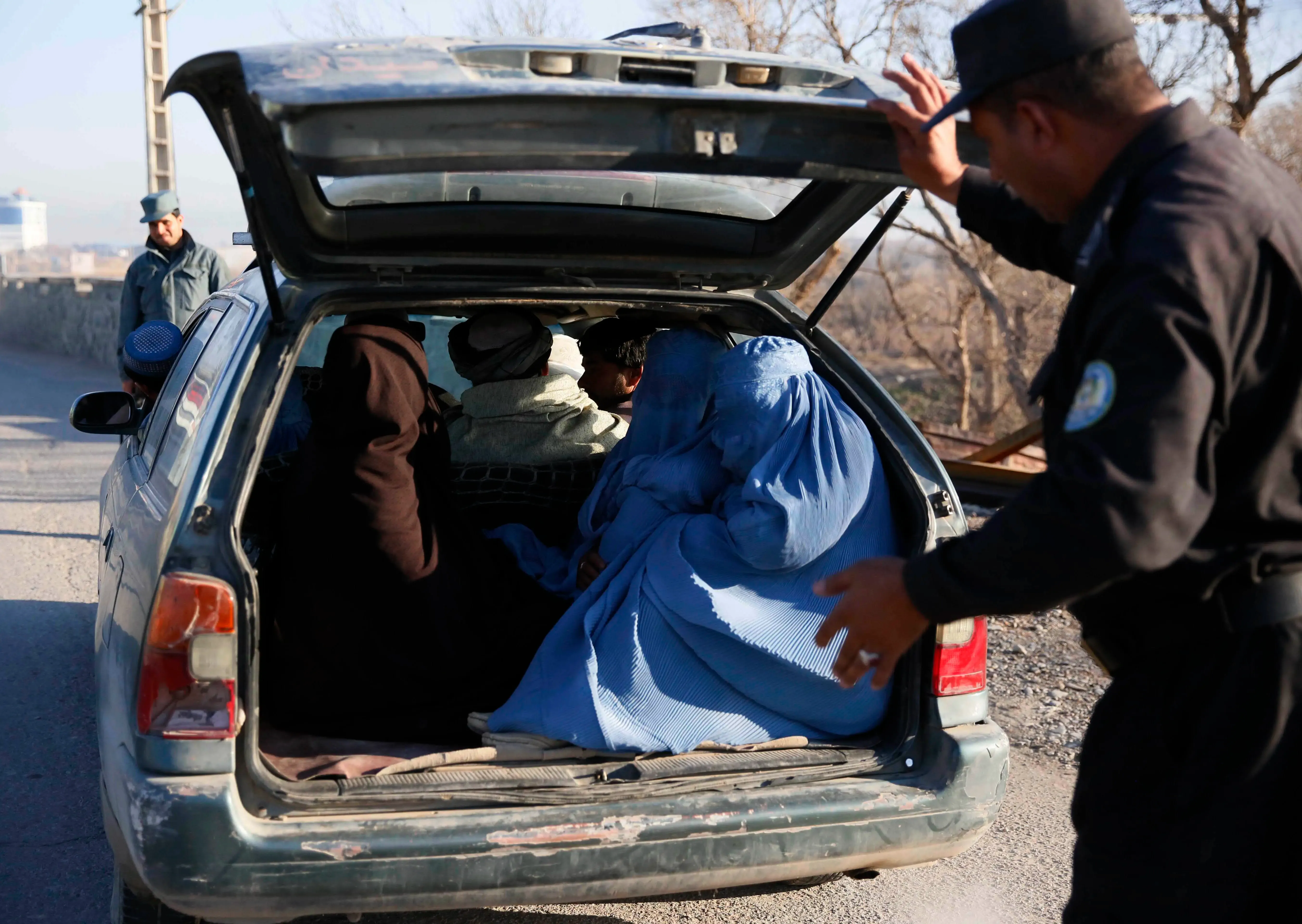 Afghan Authorities Seize 30 kg of Meth and Detain Seven Drug Traffickers