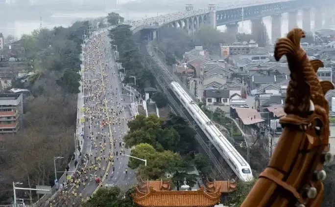 वुहान मैराथन में अफ्रीकी एथलीटों का अद्भुत प्रदर्शन