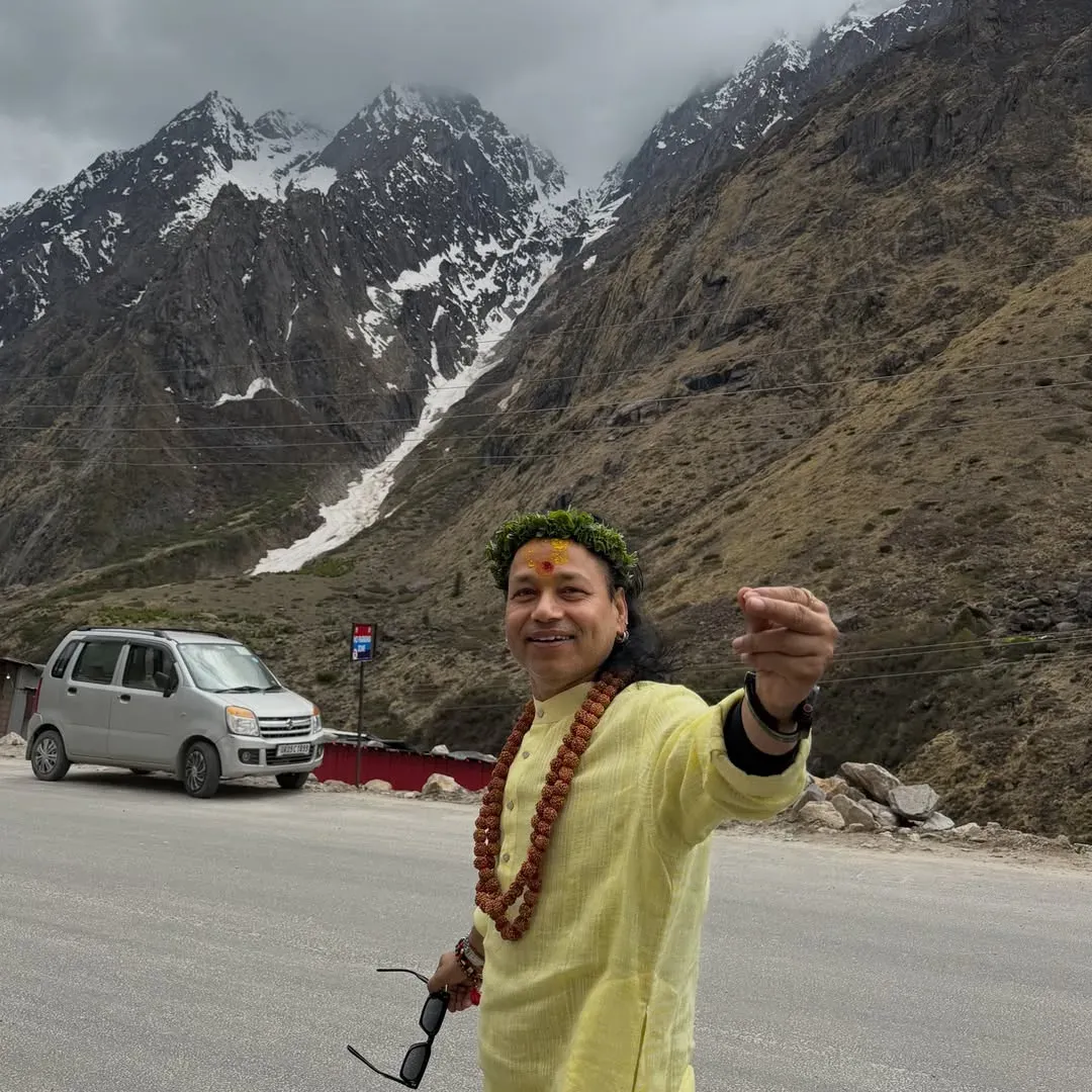 Kailash Kher visits Badrinath Dham after Kedarnath pilgrimage