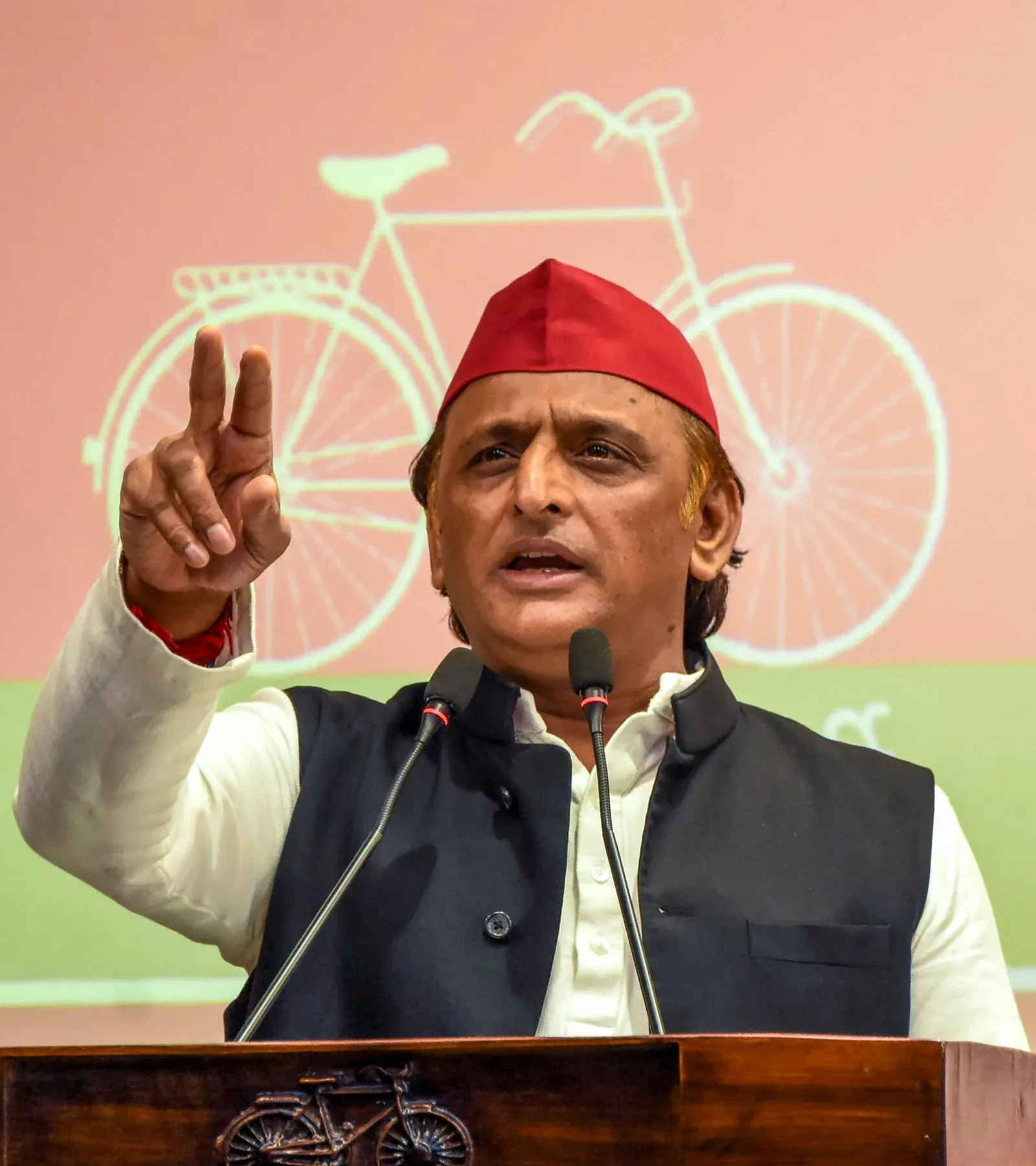 Akhilesh vows to reopen 26,000 schools 'shut by BJP' in UP ahead of 2027 polls