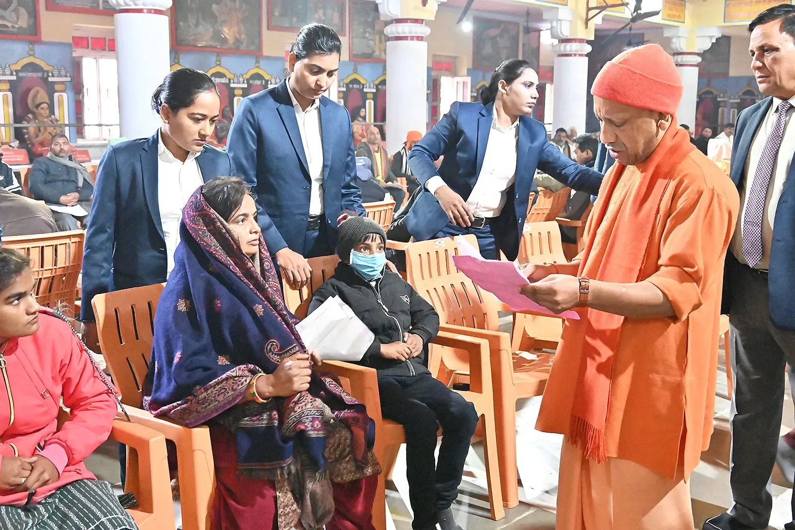 क्या गरीब की जमीन पर कब्जा करने वालों को सख्त सजा दी जाएगी? योगी आदित्यनाथ ने दिए निर्देश