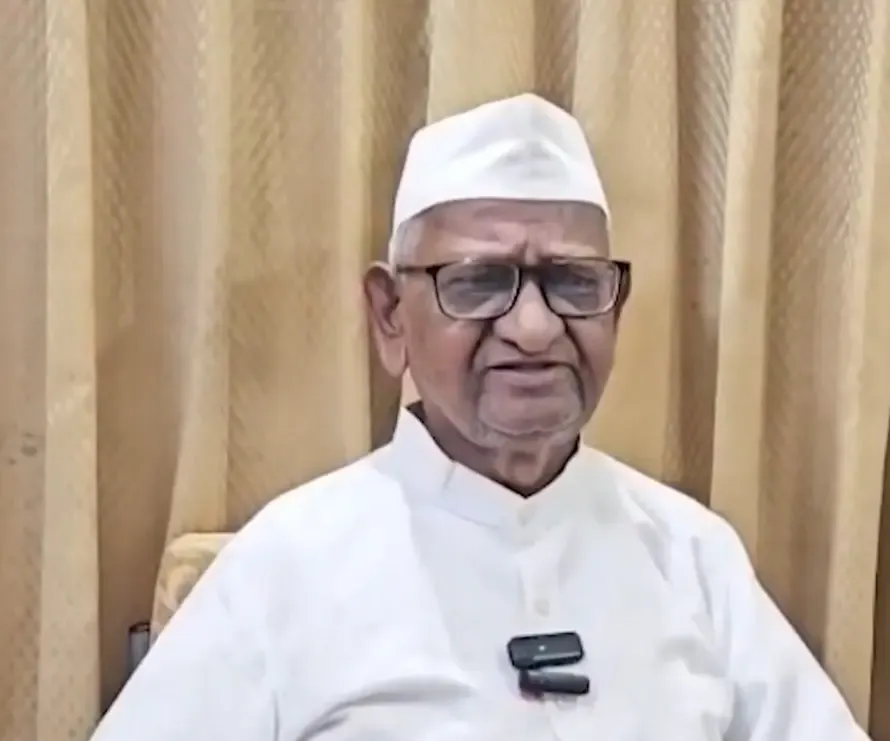 अन्ना हजारे का AAP पर बड़ा बयान: 'सही काम होता तो नेता न छोड़ते पार्टी'