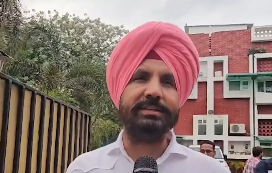 यदि सरकारी स्कूल इतने अच्छे हैं, तो 'आप' के विधायक अपने बच्चों को वहां क्यों नहीं भेजते: अमरिंदर सिंह