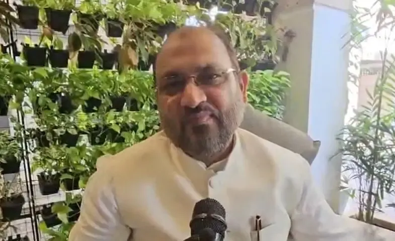 Is Age a Disadvantage for Kharge and Is Rahul Failing to Lead? Insights from Moquim After His Congress Expulsion