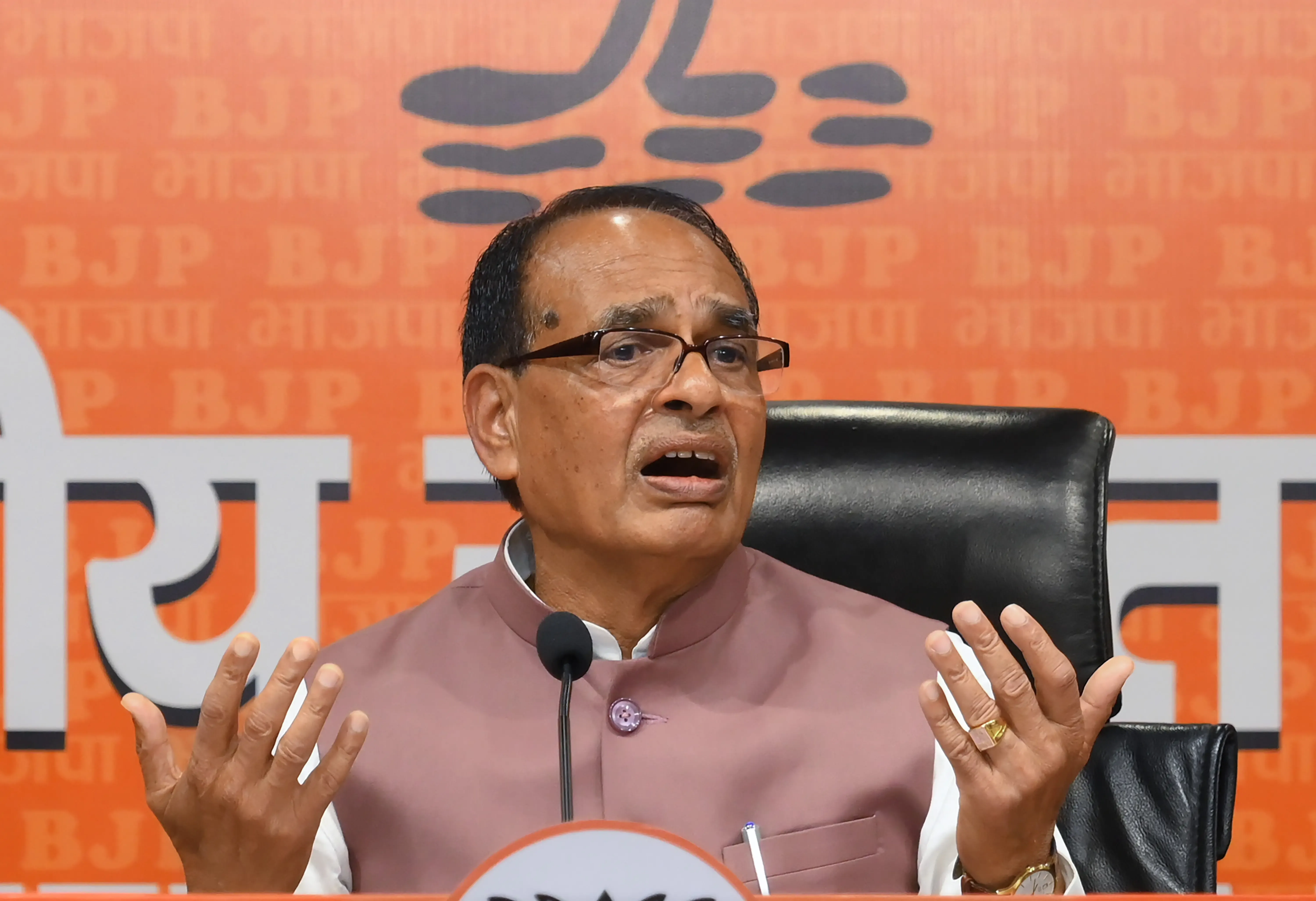 Union Agriculture Minister Addresses Fertiliser Supply and Black Marketing Issues Amid Middle East Crisis