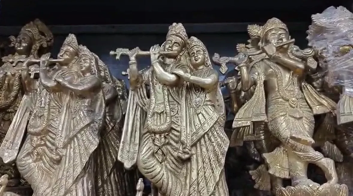 How Are Muslim Artisans in Aligarh Crafting Brass Idols of 'Laddu Gopal' for Krishna Janmashtami?