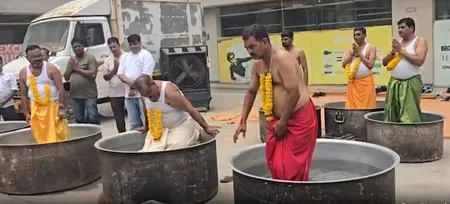 अहमदाबाद के वस्त्राल में 'पर्जन्य यज्ञ': मानसून की देरी पर लोगों ने वरुण देव से माँगी बारिश