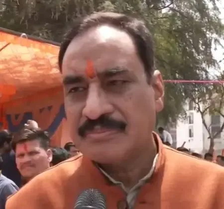 अहमदाबाद विमान हादसे के पीड़ित परिजनों के साथ खड़ा है पूरा राष्ट्र : विनोद बंसल 