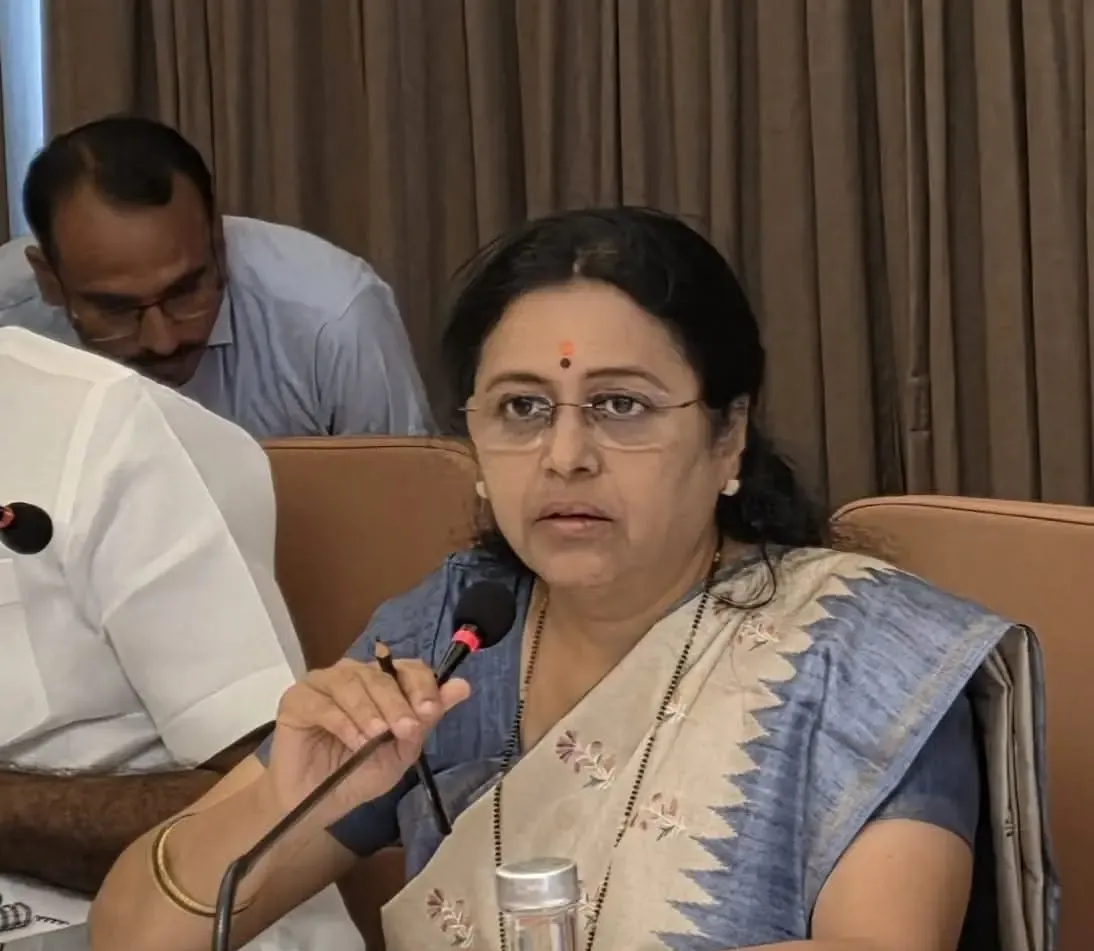 क्या एआई-आधारित हिंदू देवी-देवताओं की आपत्तिजनक तस्वीरें शेयर करने पर कार्रवाई होनी चाहिए? : प्रो. डॉ. मेधा कुलकर्णी