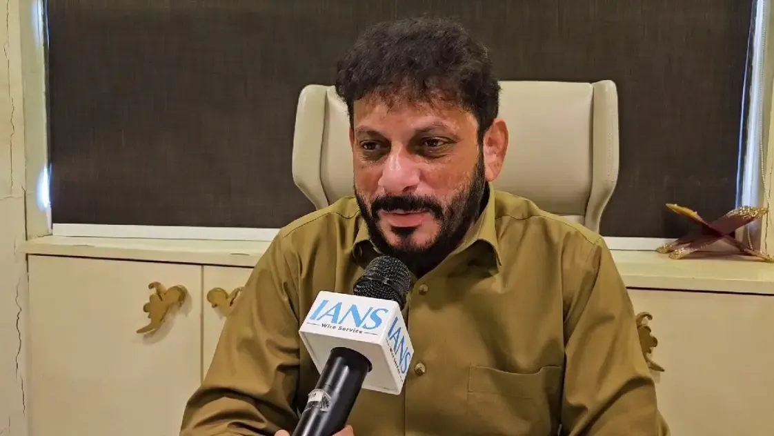 Waris Pathan Critiques MahaYuti's Ministerial Tenure Strategy