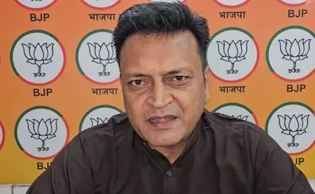 अजय आलोक का कांग्रेस पर तीखा वार — 'जंग खाया लोहा', तेजस्वी यादव को भी घेरा