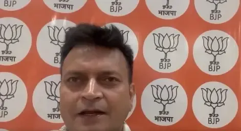 What Did Ajay Alok Remember from His First Meeting with Modi?