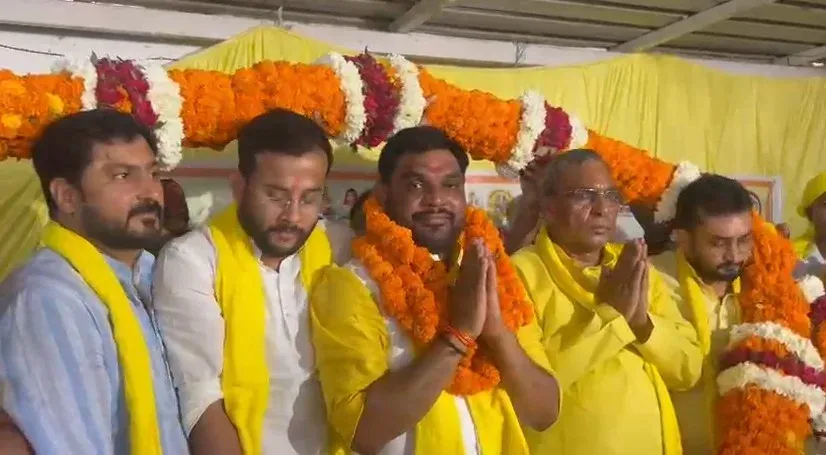 अजीत सिंह हत्याकांड का आरोपी प्रदीप सिंह कबूतरा सुभासपा में शामिल, ओम प्रकाश राजभर ने दिलाई सदस्यता